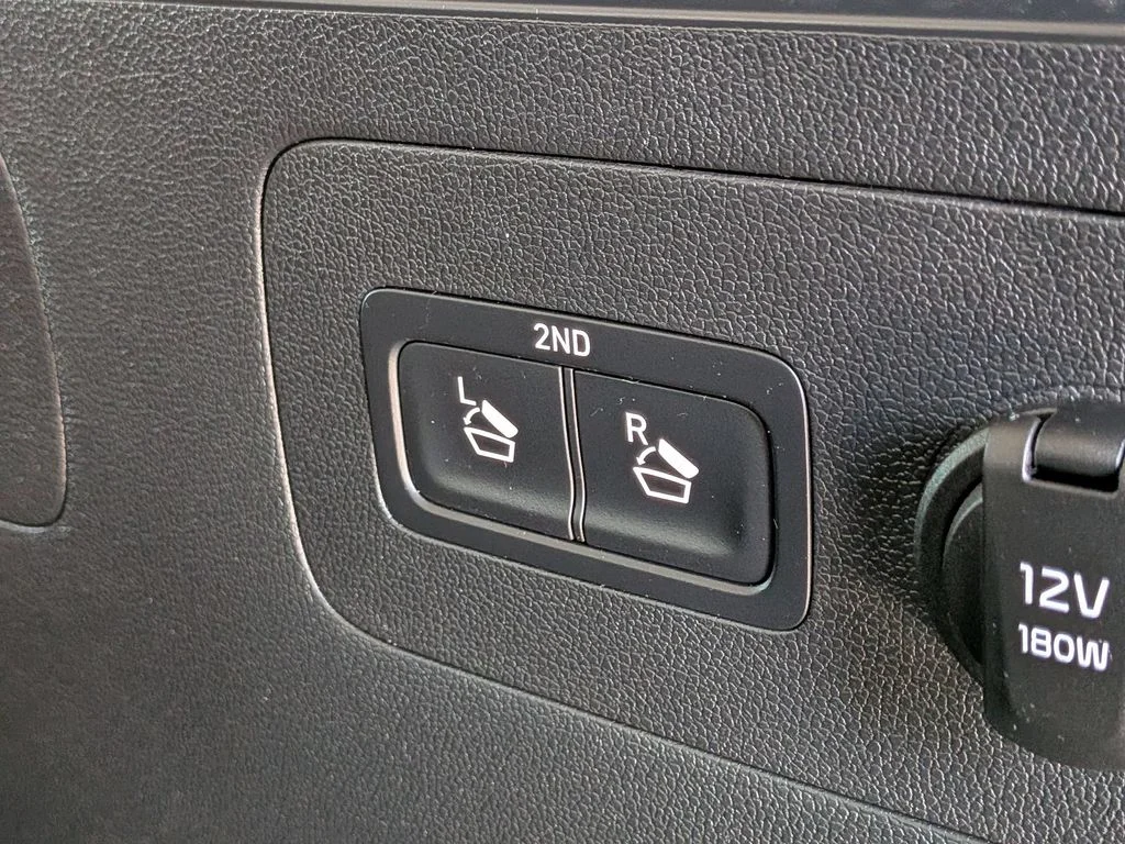 Used 2023 White Kia LX image 10