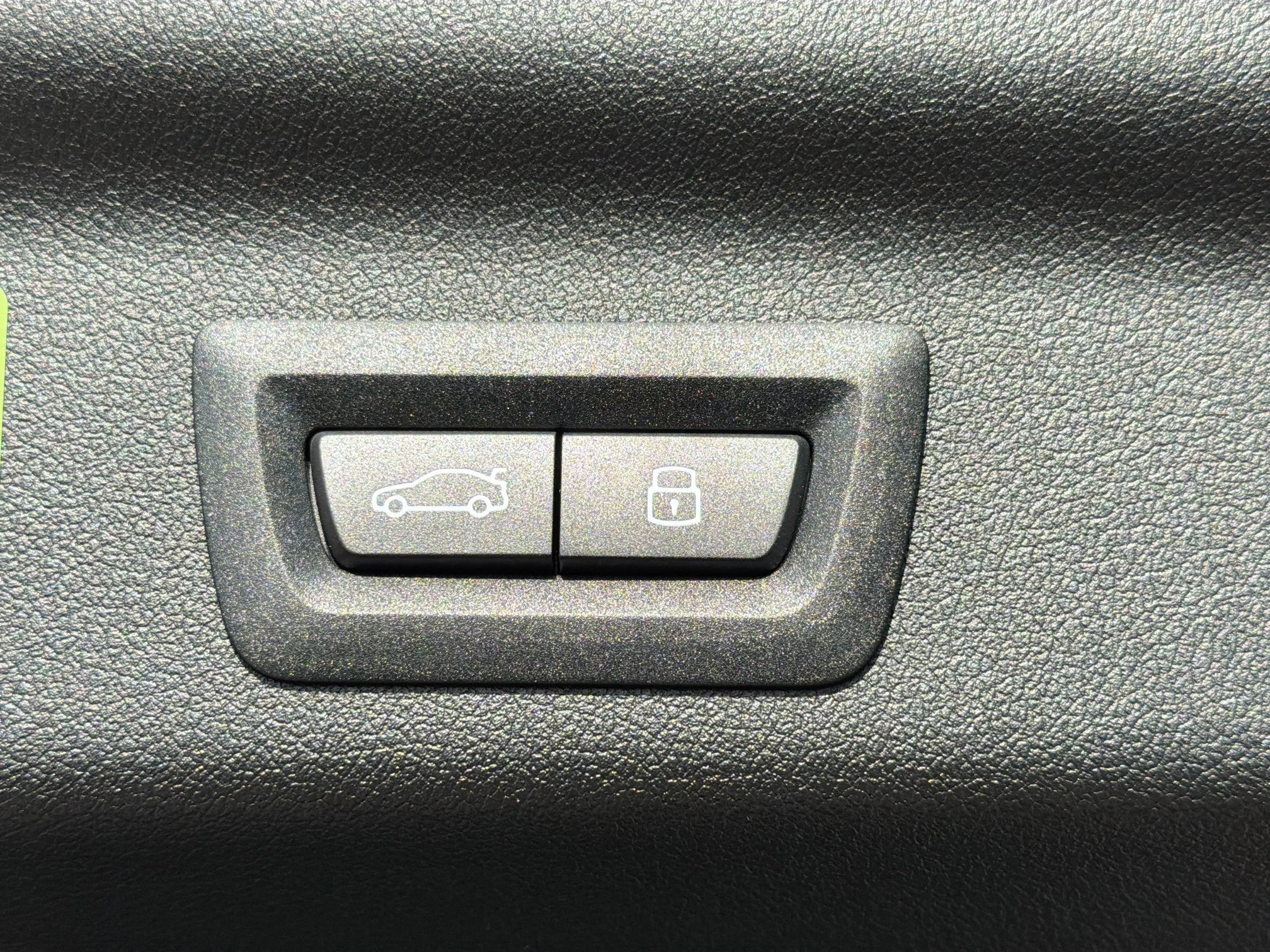 New 2026 Space Silver Metallic BMW xDrive28i image 13