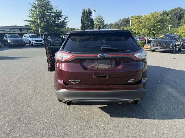 Used 2018  Ford SEL image 8