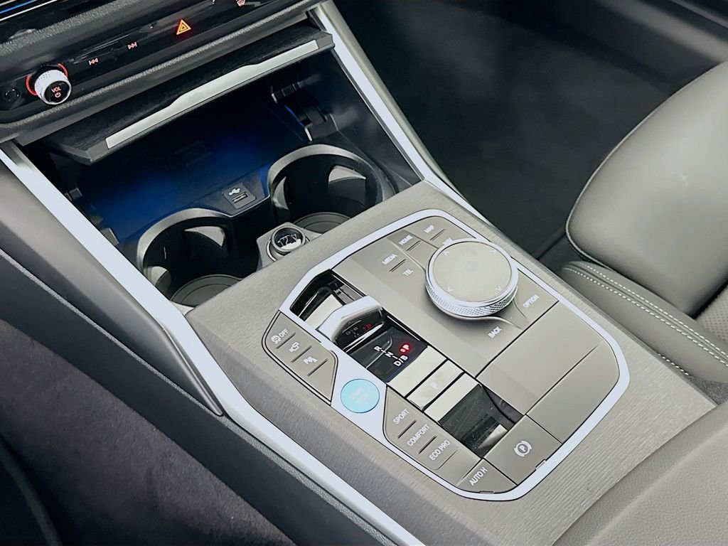 New 2026 Skyscraper Grey Metallic BMW xDrive40 image 15
