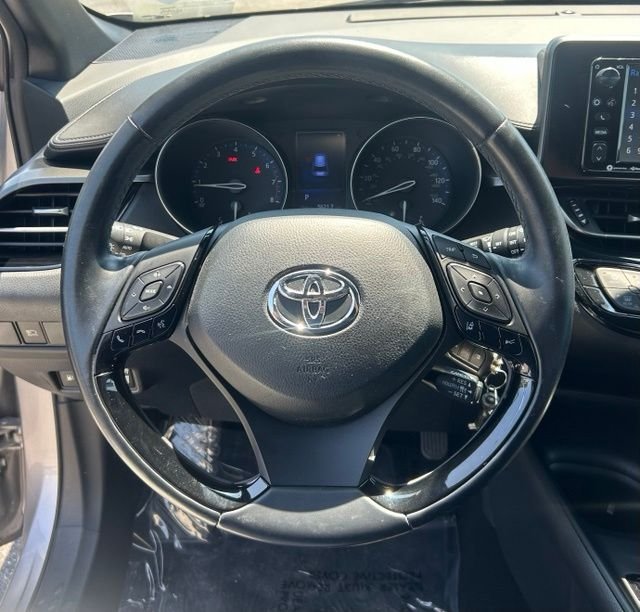 Used 2018 Silver Toyota XLE image 13