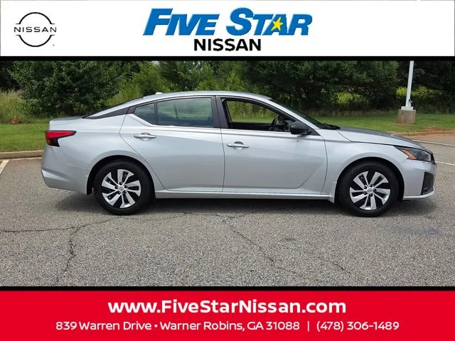Used 2025 Silver Nissan 2.5 S image 11