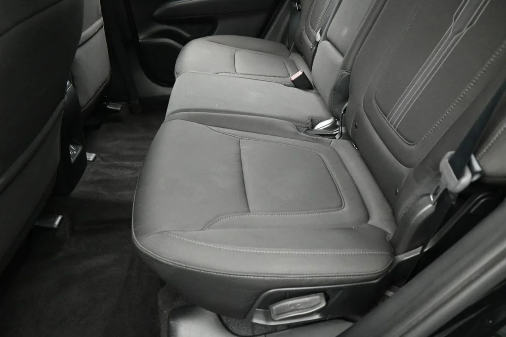 Used 2025 Cypress Gray Chevrolet RST image 31