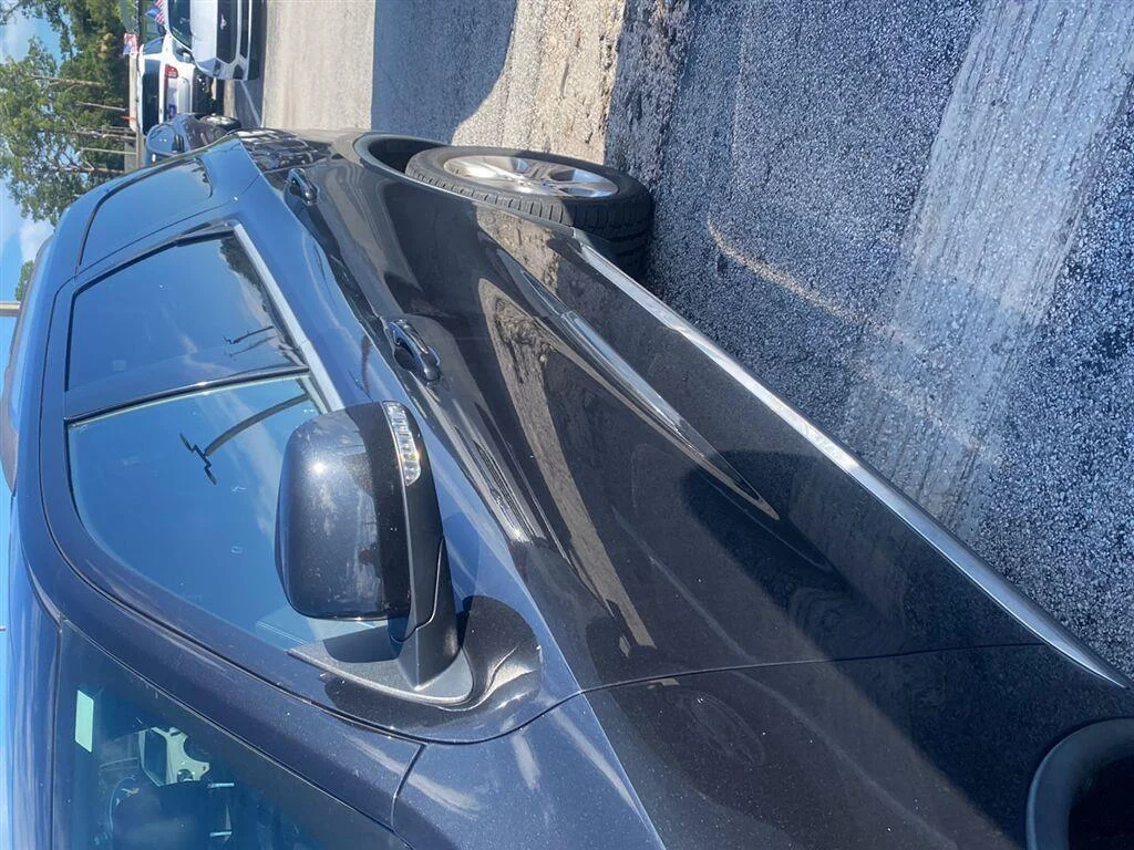 Used 2014  Dodge Limited image 3