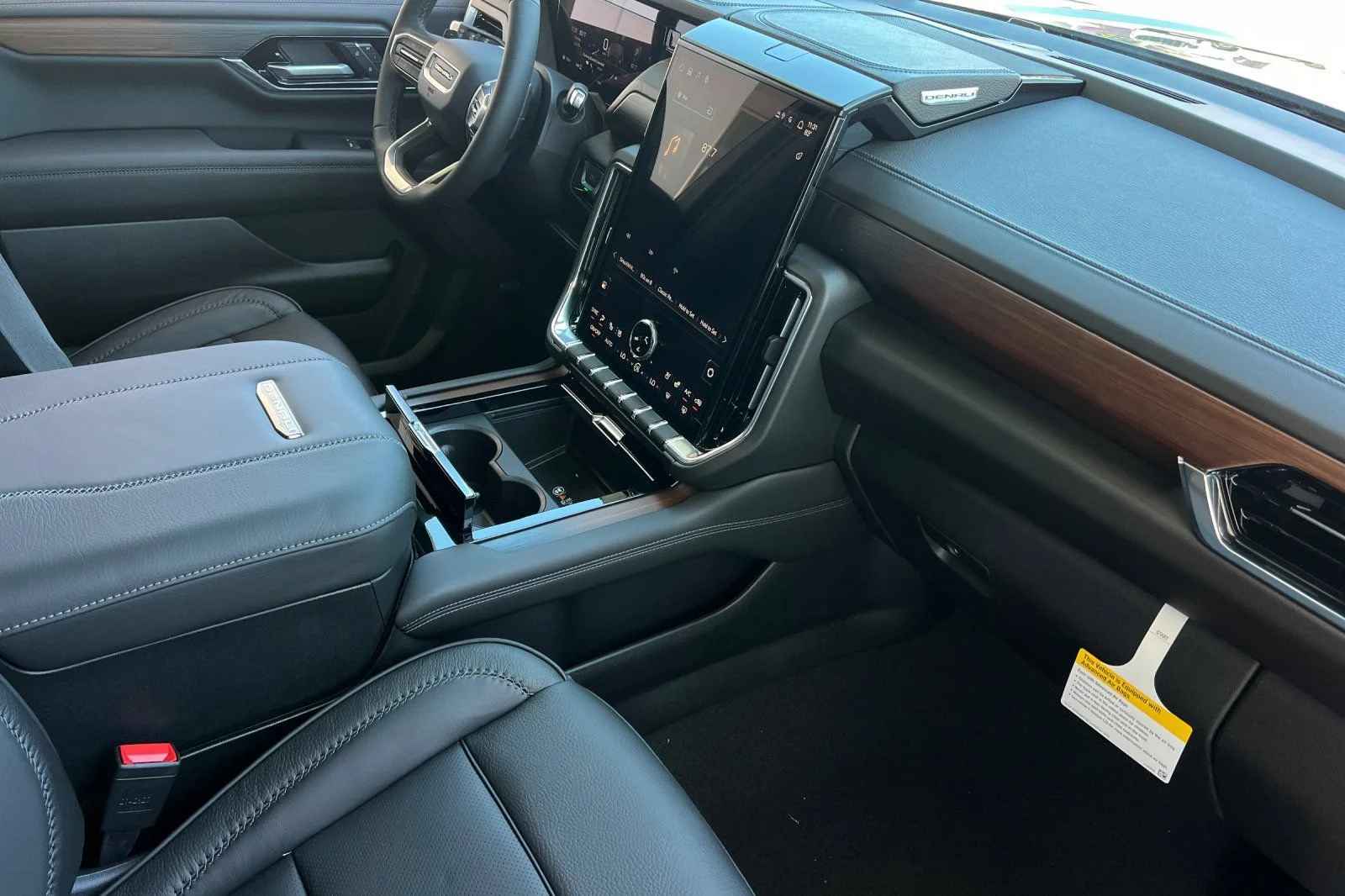 2026 GMC Yukon XL Denali - Photo 15