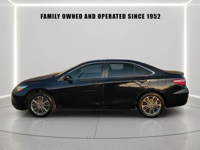 Used 2016 Black Toyota SE image 3