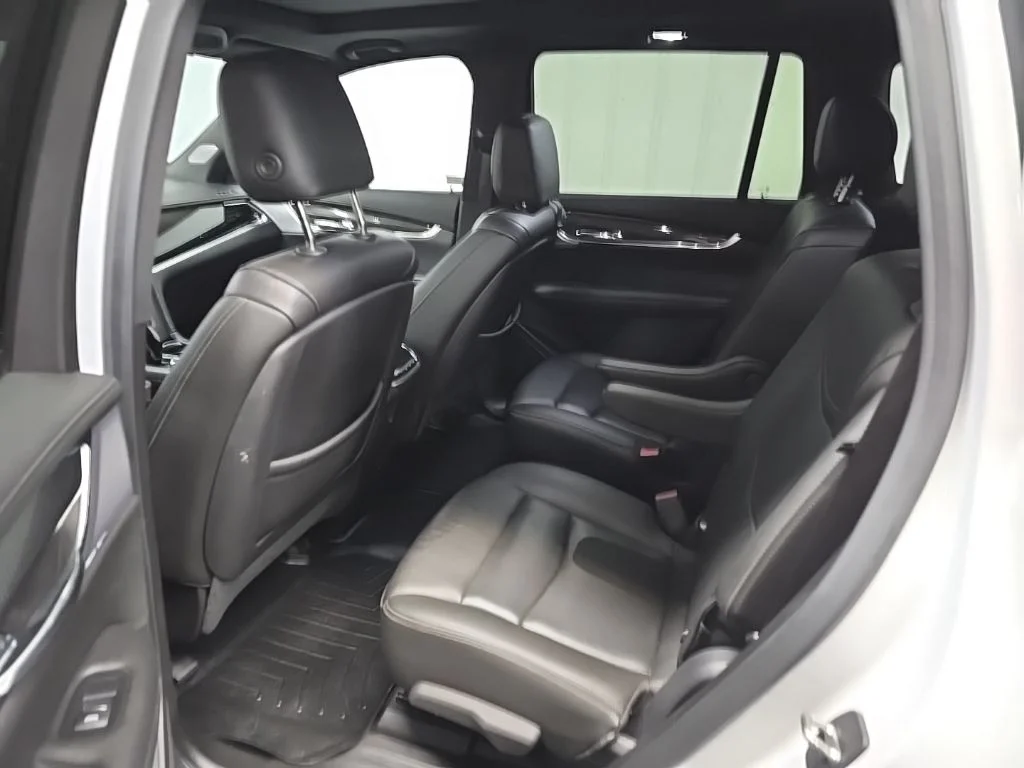 Used 2021 White Cadillac Sport image 35