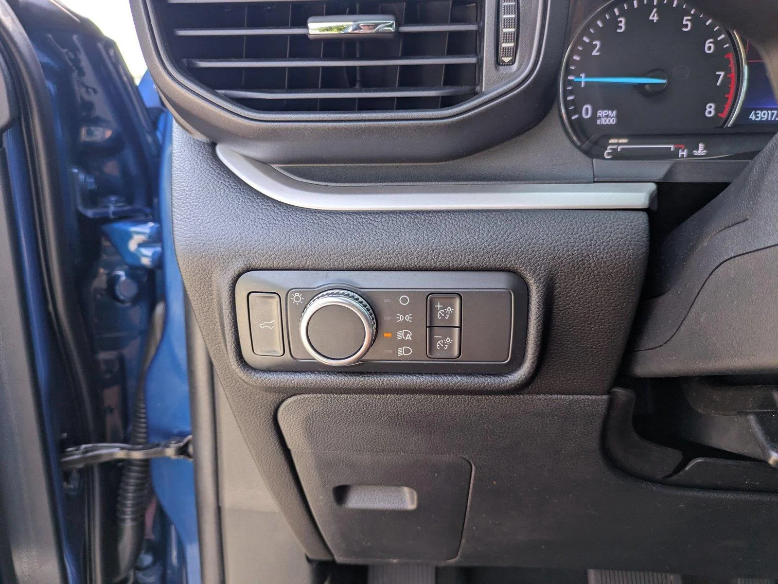 Used 2022 Atlas Blue Metallic Ford XLT image 16