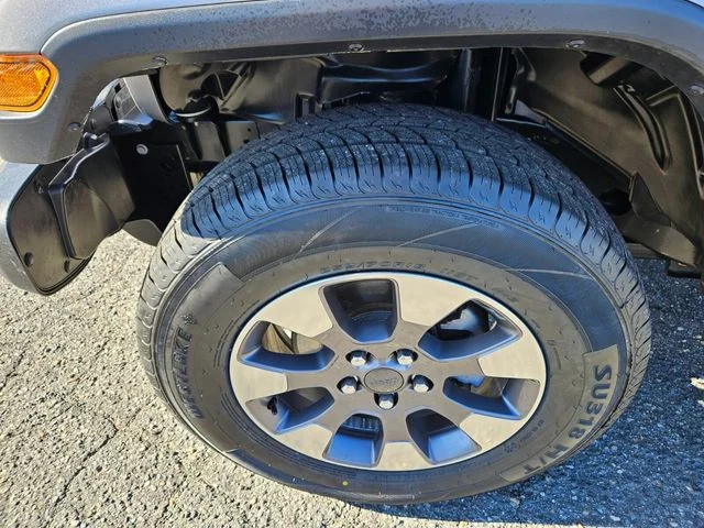 Used 2020 Silver Jeep Unlimited Sahara image 22