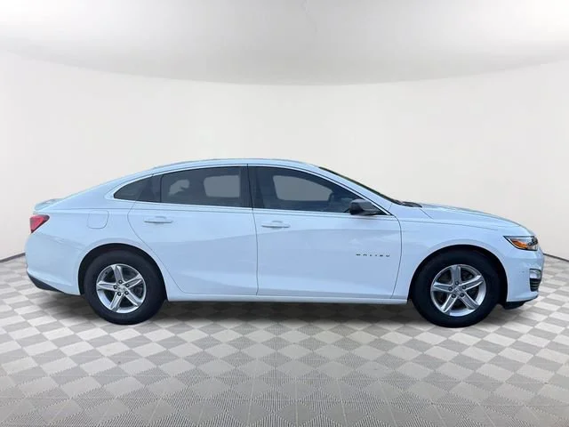 Used 2020 SUMMIT WHITE Chevrolet LS image 4