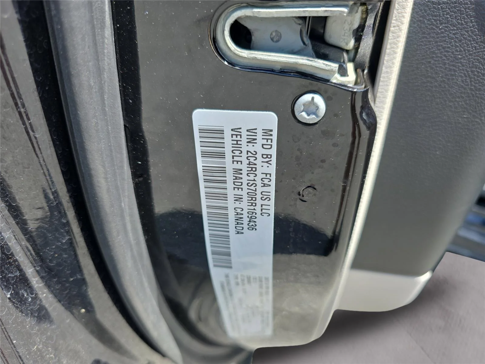 Used 2024 Black Chrysler Hybrid Select image 41