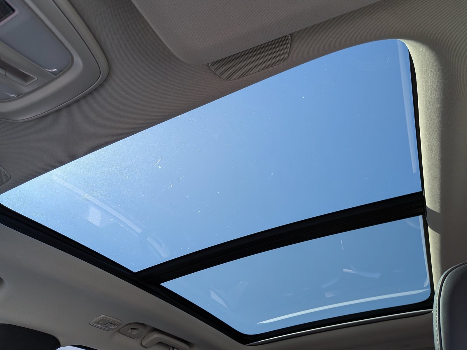 Used 2024 Onyx Black Metallic Volvo Ultimate Bright Theme image 16