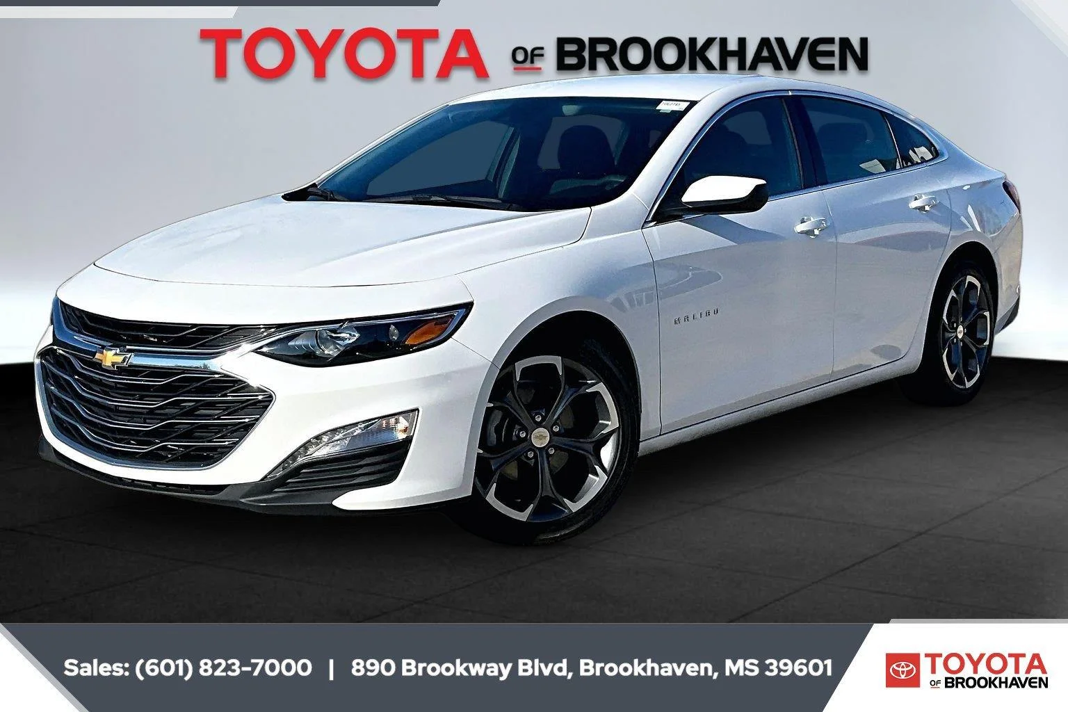 Used 2024 Summit White Chevrolet LT image 10