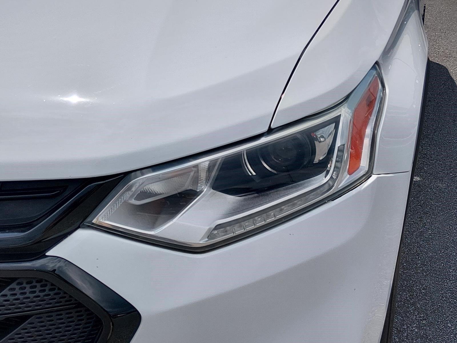 Used 2021 Summit White Chevrolet LT Cloth image 10