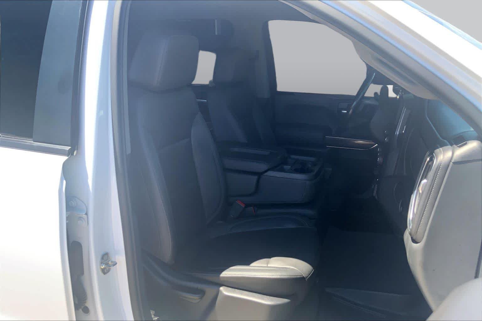 Used 2019 Summit White Chevrolet LT image 9