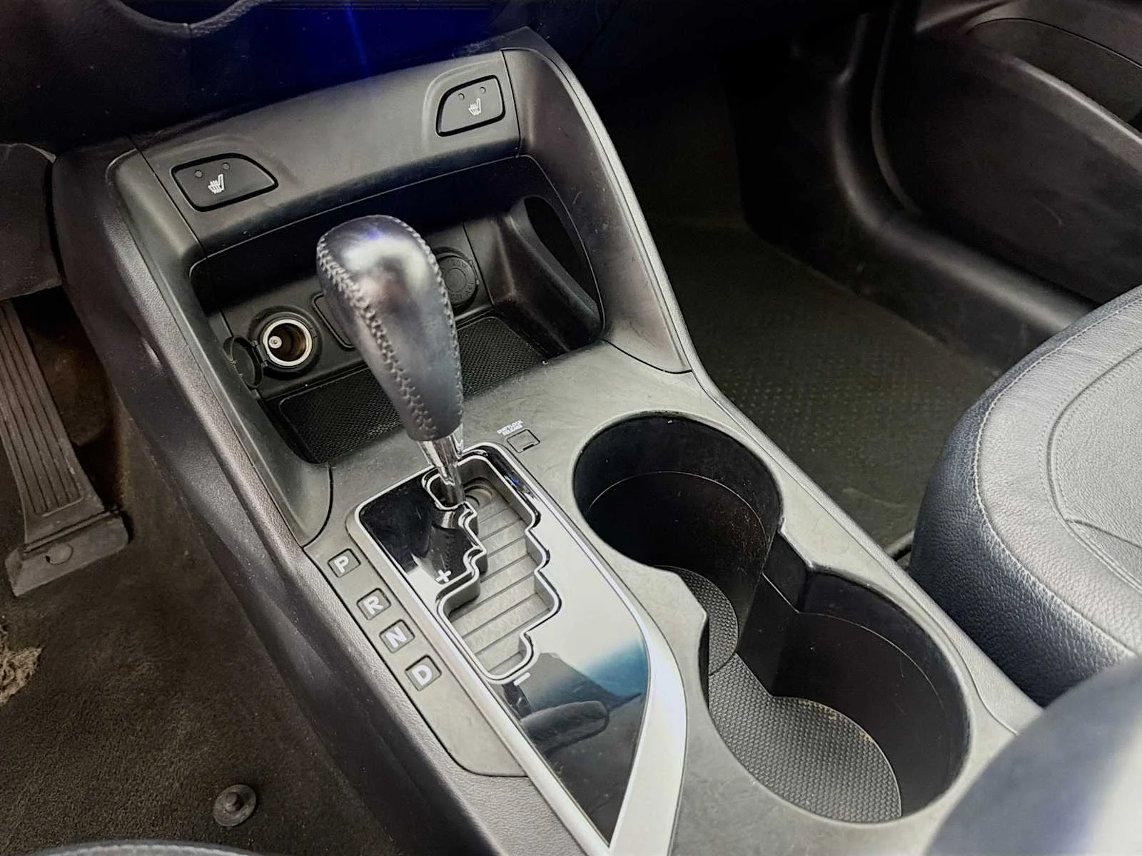 Used 2012 Diamond Silver Hyundai Limited PZEV image 13