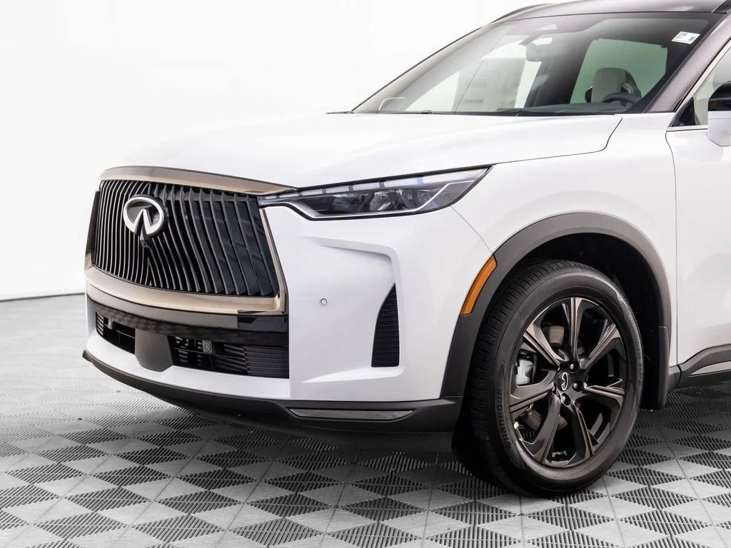 New 2027 2T RAD WHT INFINITI Autograph AWD image 35