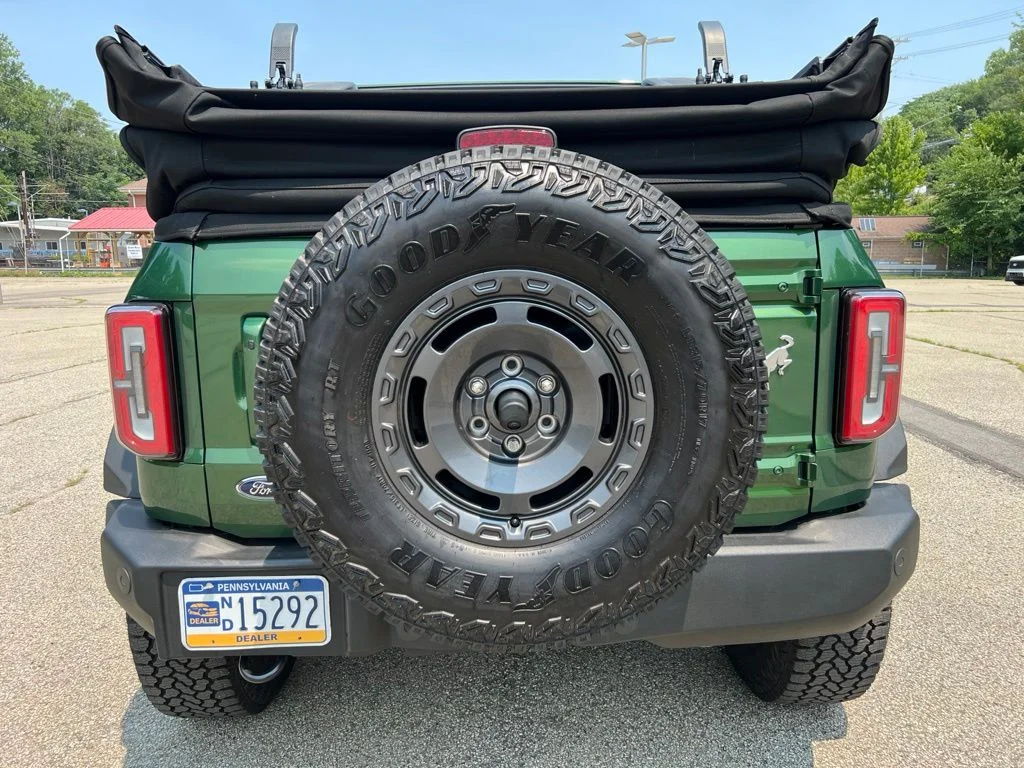 New 2025 Green Ford Outer Banks image 3