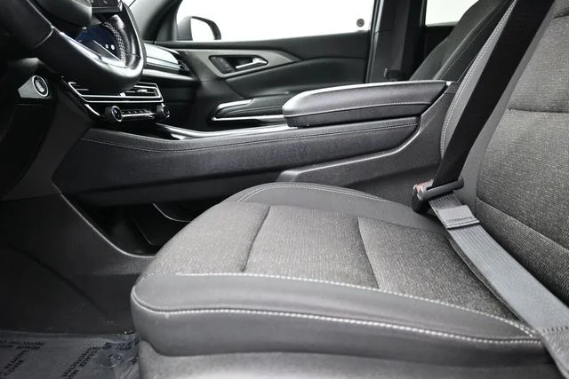 Used 2025 Gray Chevrolet LT image 26