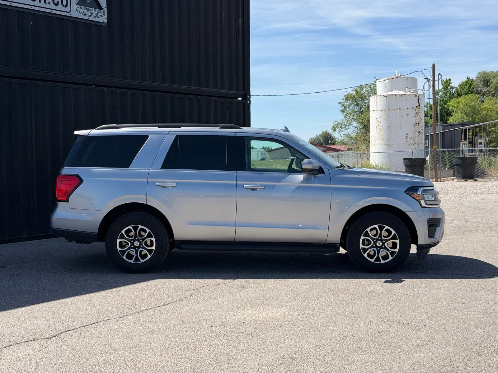 Used 2024 Silver Ford Limited image 4