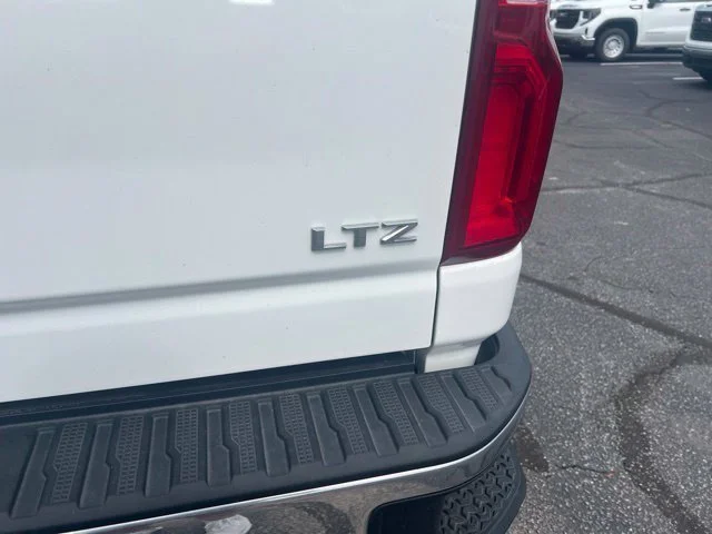 Used 2022 SUMMIT WHITE Chevrolet LTZ image 6