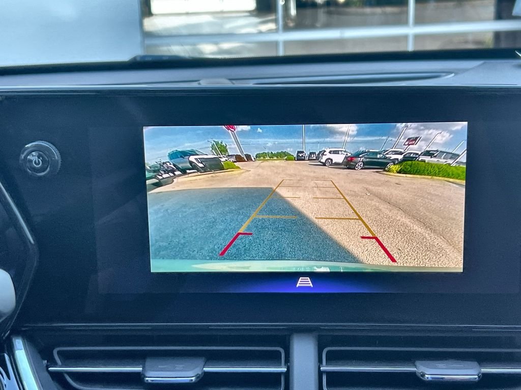 Used 2025 Green Chevrolet ACTIV image 17