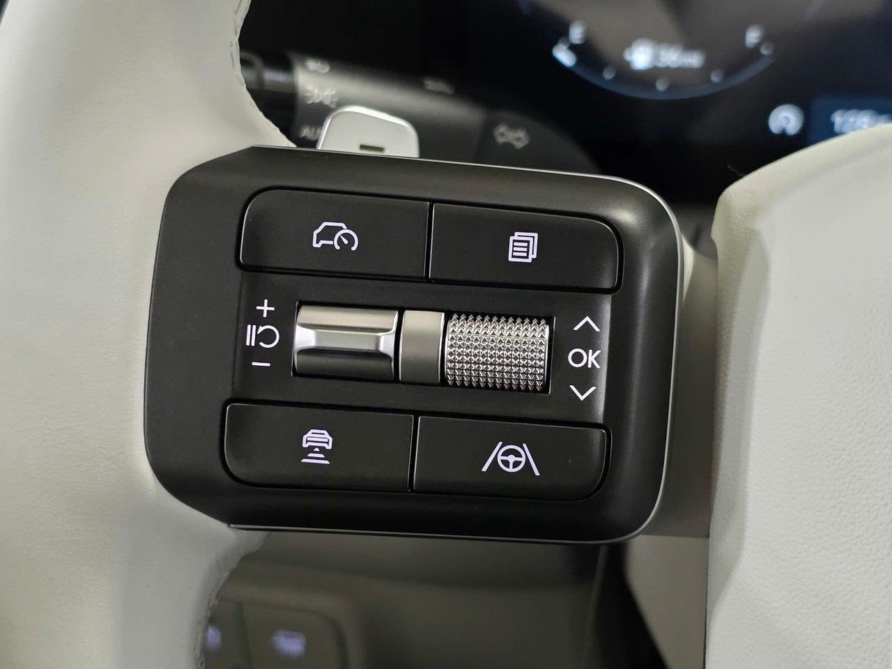New 2026 Creamy White Pearl Hyundai SEL Premium AWD image 30