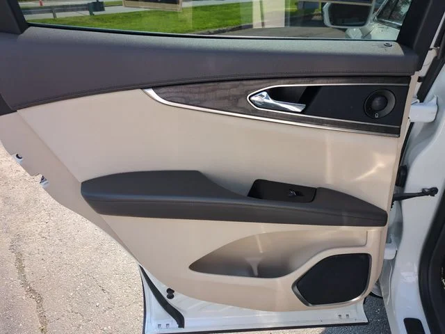 Used 2020 White Lincoln Reserve image 28