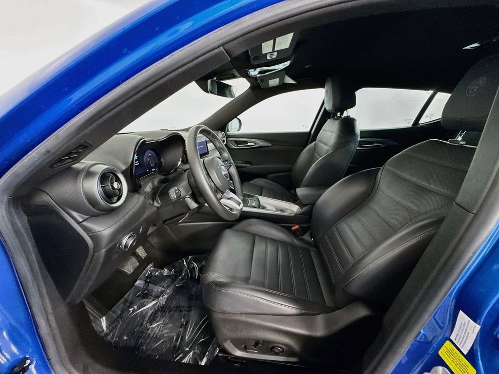 Used 2024 Blue Alfa Romeo Ti image 21