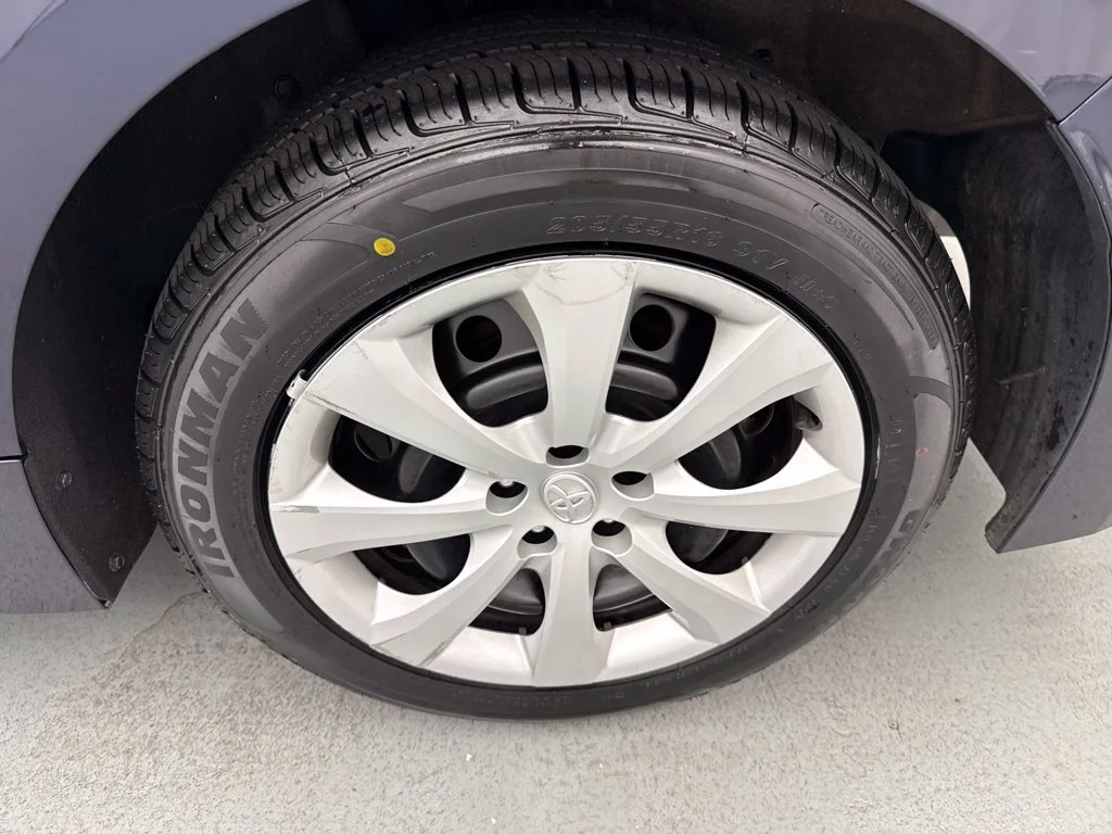 Used 2024  Toyota LE image 7