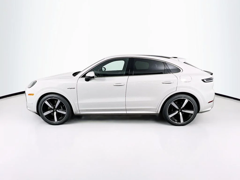 New 2026  Porsche Turbo image 2