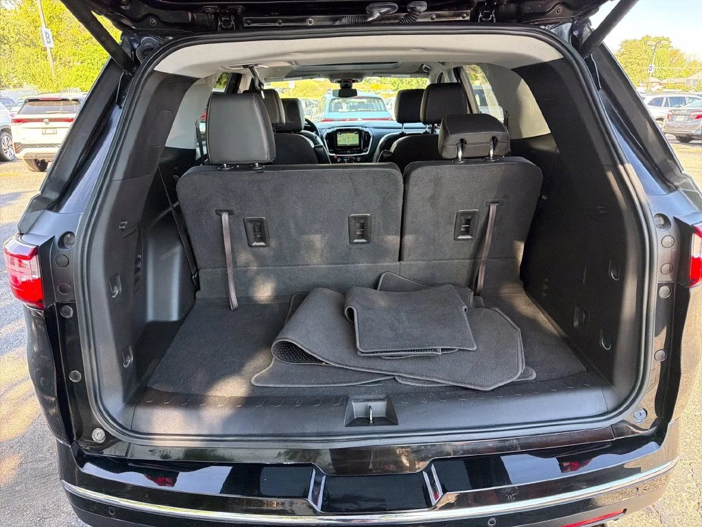 Used 2019 Black Chevrolet Premier image 25