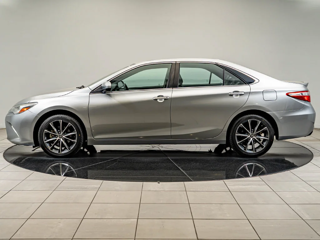 Used 2016 Celestial Silver Metallic Toyota XSE image 5