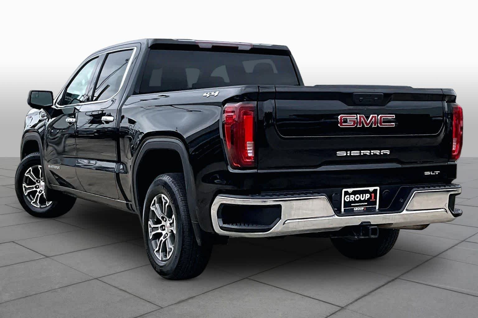 Used 2025 Onyx Black GMC SLT image 12