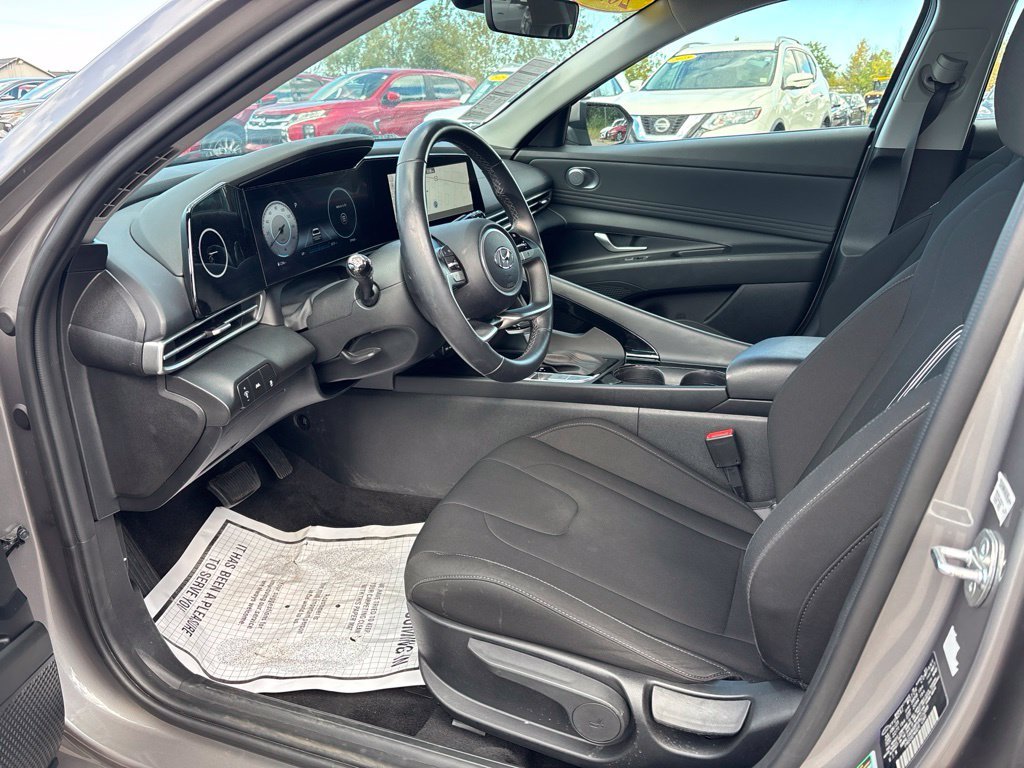 Certified Used 2023 Silver Hyundai SEL image 9
