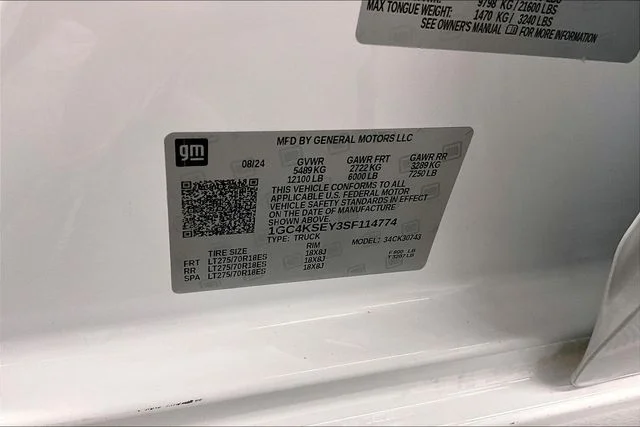 Used 2025 Summit White Chevrolet Work Truck image 40
