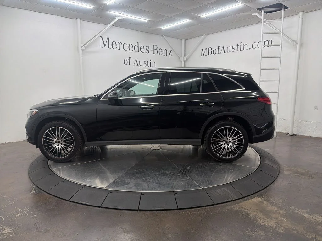 Used 2026 Black Mercedes-Benz GLC 300 image 4