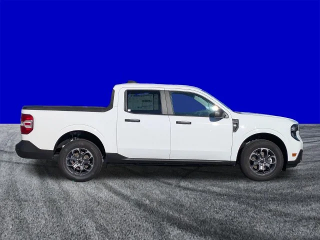 New 2026 Oxford White Ford XLT image 3