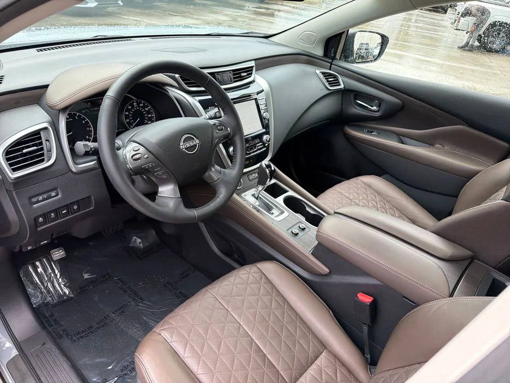 Used 2024 Gray Nissan Platinum image 14