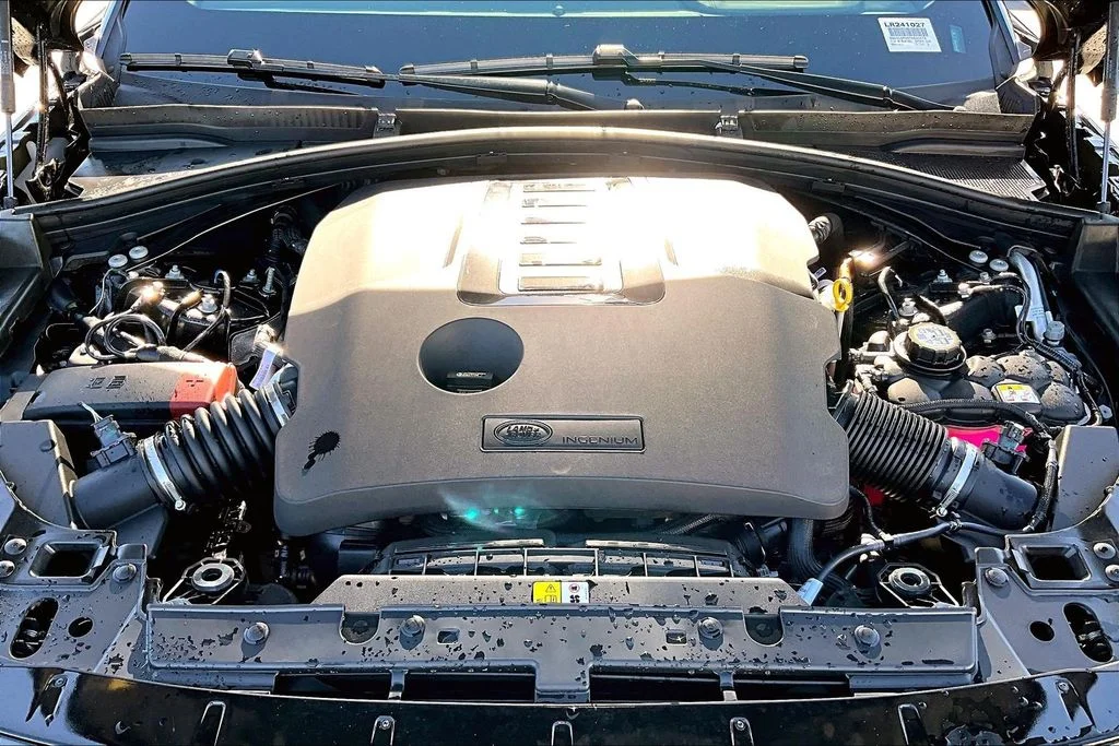 New 2026 Black Land Rover Dynamic SE image 12