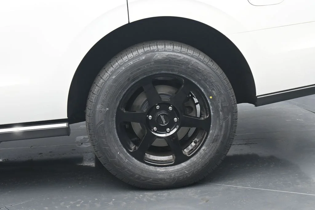 Used 2021 White Ford Limited image 13