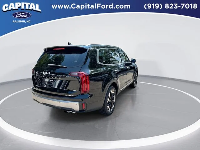 Used 2025 Black Kia S image 8