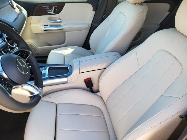 New 2026 Mountain Grey Metallic Mercedes-Benz GLA 250 image 8