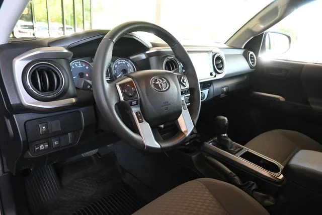 Used 2022 Gray Toyota SR5 image 17