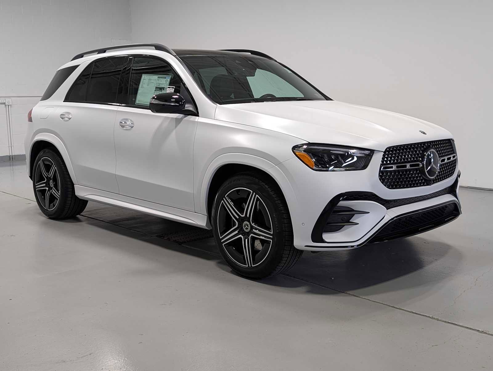New 2026 MANUFAKTUR Moonlight White Magno Mercedes-Benz GLE 450 image 7