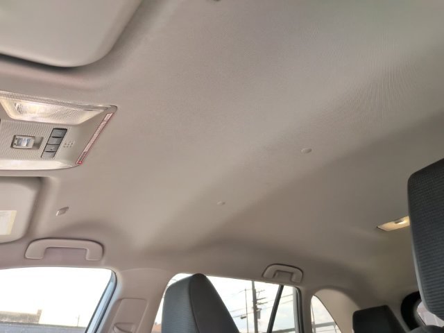 Used 2025 White Toyota LE image 22