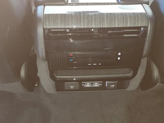 Certified Used 2022 White Jeep Series II image 27