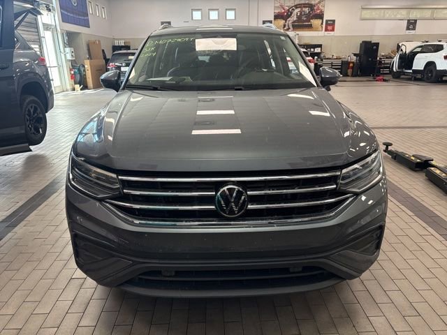 Used 2024 Platinum Gray Metallic Volkswagen SE image 2