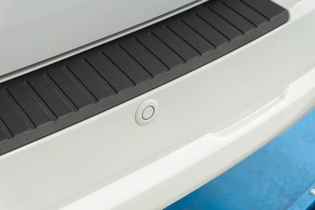Used 2025 White Honda Touring image 9