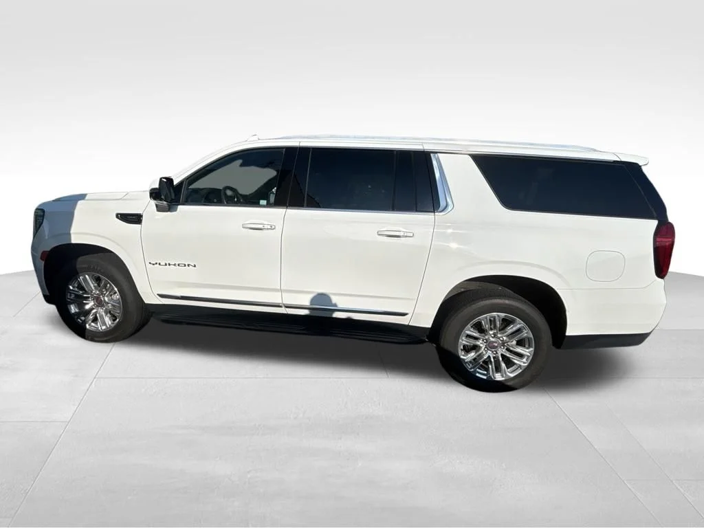 Used 2021 White GMC SLT image 3